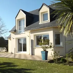 https://a-l-ancre-de-la-rive.inbrittany.com